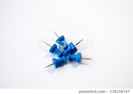 Thumbtack 130256747