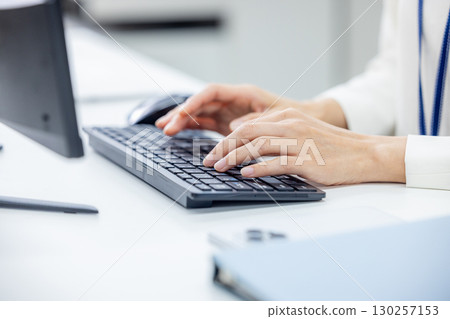 辦公室職員,女性,辦公室 130257153