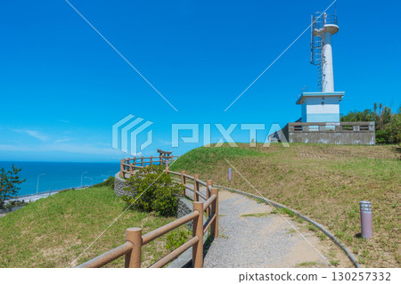 白尾燈塔與日本海【河北市】 白尾燈塔與日本海【河北市】 130257332