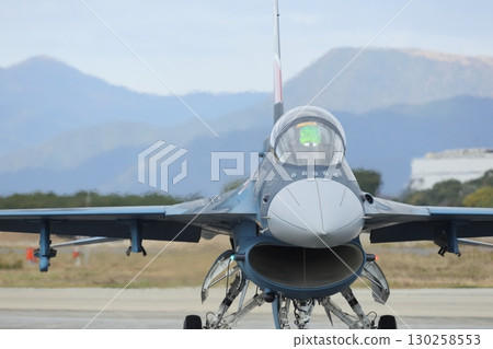 F-2 jet fighter 130258553