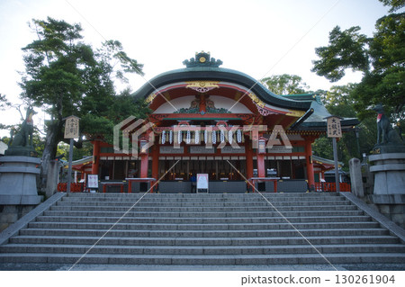 稻荷神社：清晨靜謐的參拜者 3 130261904