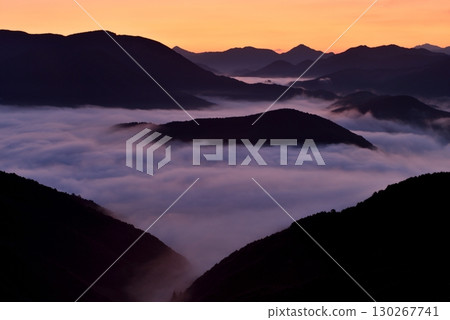 Sea of clouds (fog) of Nakahechi (Kumano Kodo) from Shiomi Pass 130267741