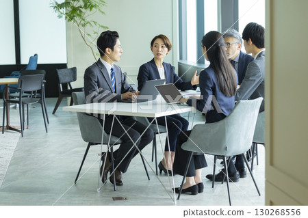 Business people having a meeting Business people having a meeting 130268556