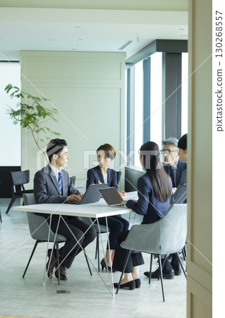 Business people having a meeting 130268557