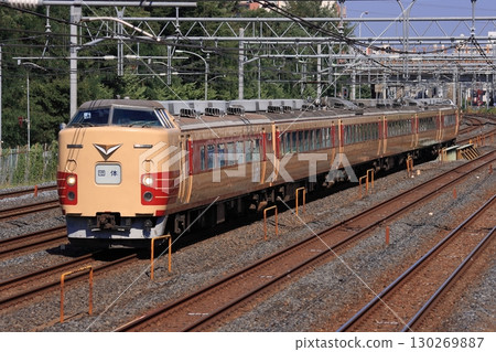 183 series train proudly displaying the express mark running through the streets of Fukutoshin_Photo taken on September 4, 2010 130269887