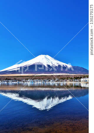 Yamanashi Prefecture, Lake Yamanaka and Mt. Fuji under the blue sky Yamanashi Prefecture, Lake Yamanaka and Mt. Fuji under the blue sky 130270175