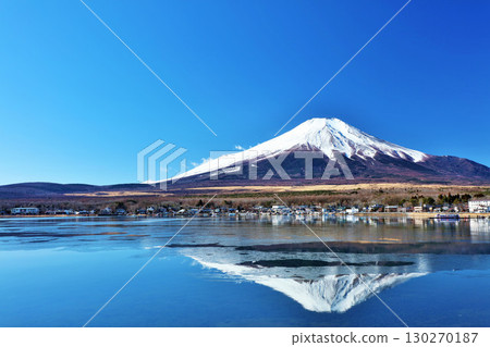 Yamanashi Prefecture, Lake Yamanaka and Mt. Fuji under the blue sky Yamanashi Prefecture, Lake Yamanaka and Mt. Fuji under the blue sky 130270187