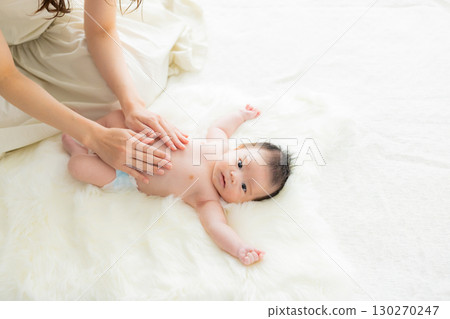 寶貝和媽媽 130270247