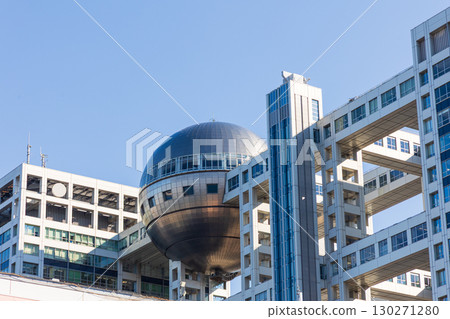 從Symbol Promenade公園看到的富士電視台(台場) 從Symbol Promenade公園看到的富士電視台(台場) 130271280