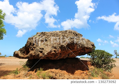 Pohakuranai Balance Rock 130273092