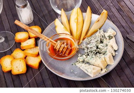 Popular Spanish blue cheese Roncari Popular Spanish blue cheese Roncari 130274030