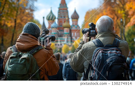 Two Photographers Capture Saint Basil's Cathedral in Autumn Sple 130274914