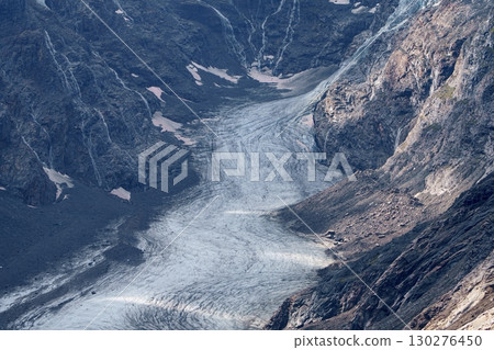 Majestic Glacier Valley A Stunning Alpine Landscape of Ice and Rock Formations Majestic Glacier Valley A Stunning Alpine Landscape of Ice and Rock Formations 130276450