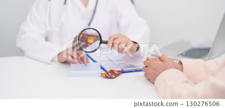 Doctor with human Liver anatomy. Elderly Patient consultation medical health for Liver cancer and Tumor, Jaundice, Viral Hepatitis, Cirrhosis, Failure, Enlarged, Hepatic Encephalopathy, Ascites Fluid Doctor with human Liver anatomy. Elderly Patient consultation medical health for Liver cancer and Tumor, Jaundice, Viral Hepatitis, Cirrhosis, Failure, Enlarged, Hepatic Encephalopathy, Ascites Fluid 130276506