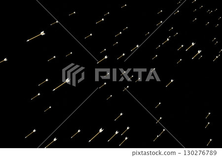 無數的箭雨落下 130276789