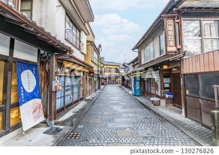 埼玉縣川越市人氣觀光勝地，陽光明媚的柏屋橫丁 130276826