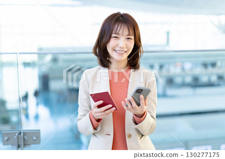 有護照的女人 130277175