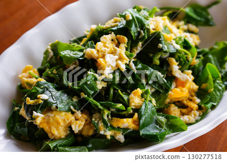 Stir fried vegetable with eggs 130277518