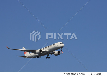 客機起飛,A350飛機上升,羽田機場風景 客機起飛,A350飛機上升,羽田機場風景 130278816