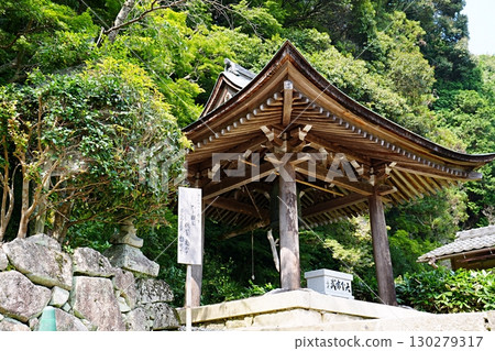 Shiga, Omihachiman, Azuchi Castle, Sogenji Temple Bell (former Tokugawa residence) (Summer) Shiga, Omihachiman, Azuchi Castle, Sogenji Temple Bell (former Tokugawa residence) (Summer) 130279317