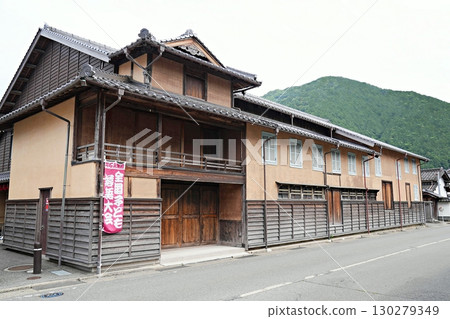 兵庫縣出石市 出石永樂館（整個、初夏） 130279349