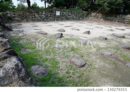 滋賀縣、近江八幡、安土城、天守閣遺址（西南、夏季） 130279353