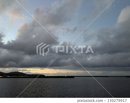 光芒照進大海 130279917