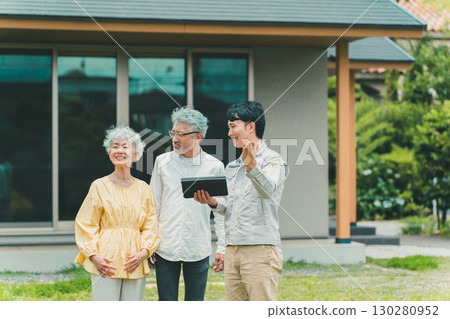 Senior couple and contractor Senior couple and contractor 130280952