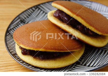 Mikasa-yaki Japanese sweets Mikasa-yaki Japanese sweets 130282084