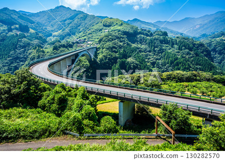 Tensho Bridge [Hinokage Town, Nishiusuki District, Miyazaki Prefecture] 130282570