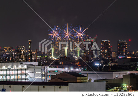 <<Kanagawa Prefecture>> Fireworks Festival in the Cityscape - Ota Ward Peace Memorial Fireworks <<Photographed from Kawasaki City>> 130282602