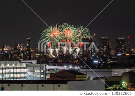 <<Kanagawa Prefecture>> Fireworks Festival in the Cityscape - Ota Ward Peace Memorial Fireworks <<Photographed from Kawasaki City>> <<Kanagawa Prefecture>> Fireworks Festival in the Cityscape - Ota Ward Peace Memorial Fireworks <<Photographed from Kawasaki City>> 130282605
