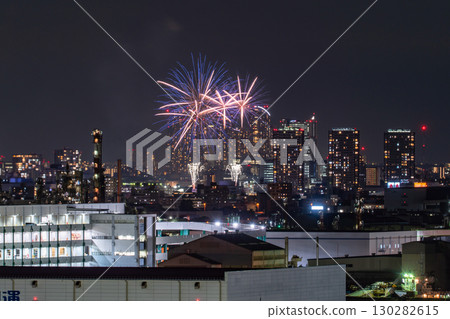 <<Kanagawa Prefecture>> Fireworks Festival in the Cityscape - Ota Ward Peace Memorial Fireworks <<Photographed from Kawasaki City>> 130282615