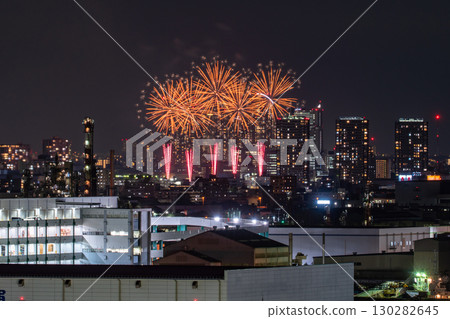 <<Kanagawa Prefecture>> Fireworks Festival in the Cityscape - Ota Ward Peace Memorial Fireworks <<Photographed from Kawasaki City>> 130282645