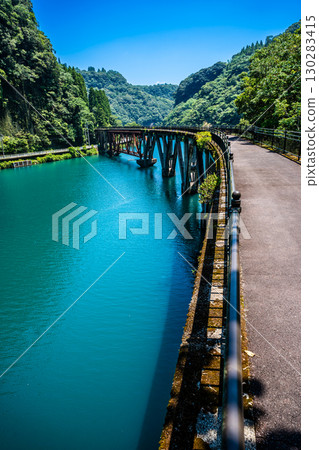 Former Takachiho Railway No. 3 Gokase River Bridge [Hinokage Town, Nishiusuki District, Miyazaki Prefecture] 130283415