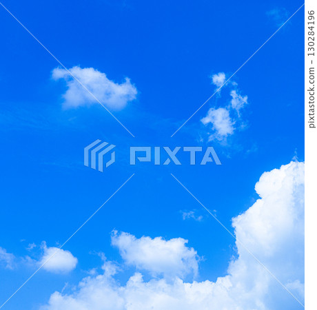 A simple landscape of blue sky and white clouds 130284196