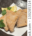 Fried horse mackerel with lemon 130285314