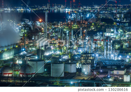 工廠夜景：三重縣四日市市四日市工業園區 130286616