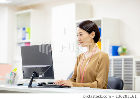 辦公室業務的女人 130293161