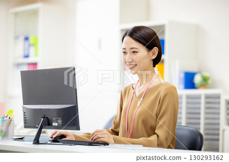 辦公室業務的女人 130293162