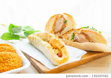 Sausage bun and shrimp cutlet burger Sausage bun and shrimp cutlet burger 130293382
