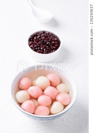 Tangyuan (Chinese sweet dumpling), Glutinous rice ball in syrup Tangyuan (Chinese sweet dumpling), Glutinous rice ball in syrup 130293637