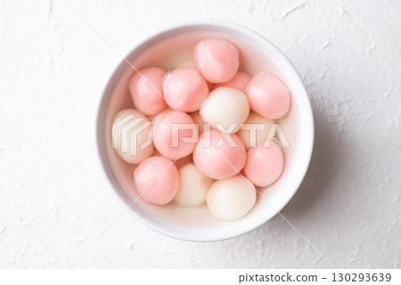 Tangyuan (Chinese sweet dumpling), Glutinous rice ball in syrup Tangyuan (Chinese sweet dumpling), Glutinous rice ball in syrup 130293639