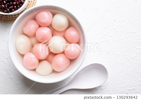 Tangyuan (Chinese sweet dumpling), Glutinous rice ball in syrup Tangyuan (Chinese sweet dumpling), Glutinous rice ball in syrup 130293642