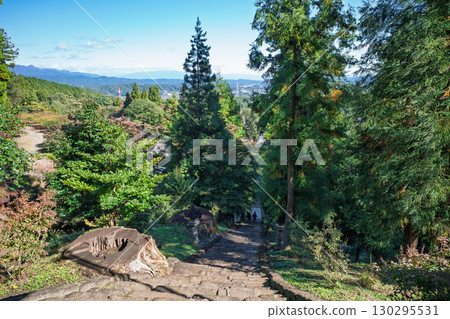 Autumn scenery of Myogi Shrine, seen from Otokozaka, Tomioka City, Gunma Prefecture 130295531