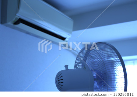 Air conditioning and fans in the room Air conditioning and fans in the room 130295811