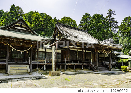 Jokokuji Temple, Founder's Hall and Main Hall, Ashikaga Yoshiaki Tomo Shogunate Site, Fukuyama City, Hiroshima Prefecture 130296652