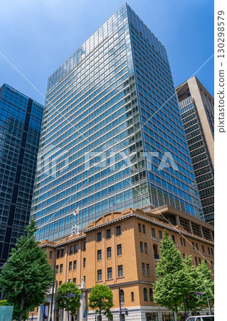 三菱UFJ信託銀行總公司大樓(商業綜合體)日本產業俱樂部大樓(有形文化財產)東京都千代田區丸之內 三菱UFJ信託銀行總公司大樓(商業綜合體)日本產業俱樂部大樓(有形文化財產)東京都千代田區丸之內 130298579