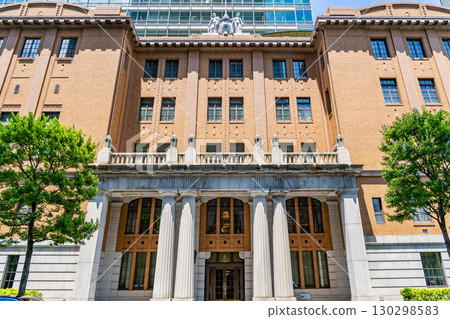 Mitsubishi UFJ Trust and Banking Corporation Head Office Building (commercial complex) Japan Industrial Club Building (tangible cultural property) Marunouchi, Chiyoda-ku, Tokyo 130298583