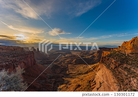 Sunrise at Mesa Arch in Canyolands National Park, Utah, USA, Grand Canyon Grand Circle Sunrise at Mesa Arch in Canyolands National Park, Utah, USA, Grand Canyon Grand Circle 130301172
